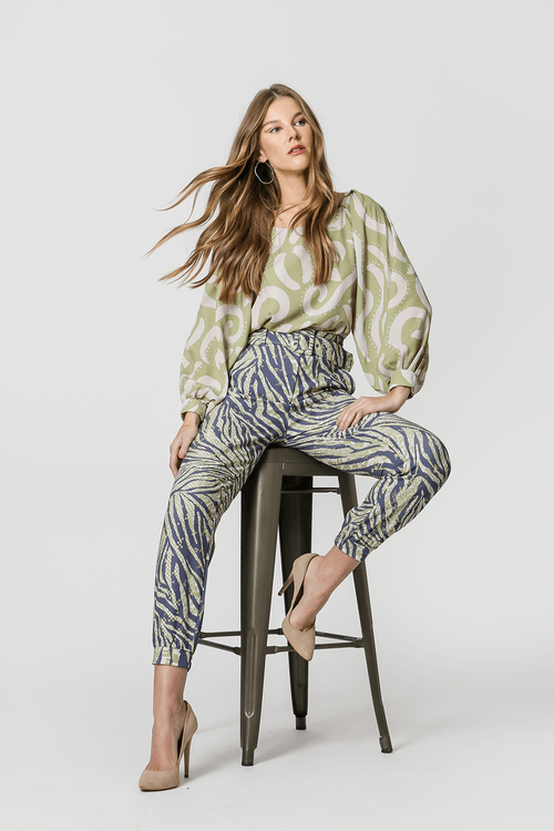 Calça Jogger com Cinto Estampada - Denim 6048