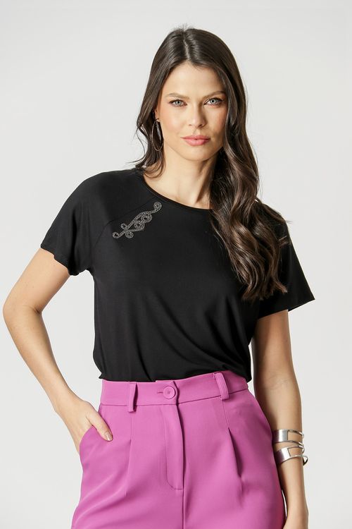 Camiseta Raglan Com Aplicações - Preto