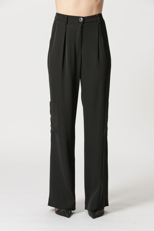 Calça Reta Com Bolsos - Preto