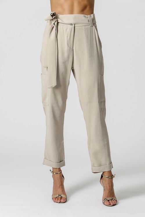 Calça Cargo Cenoura Com Cinto Faixa - Gelo Esc