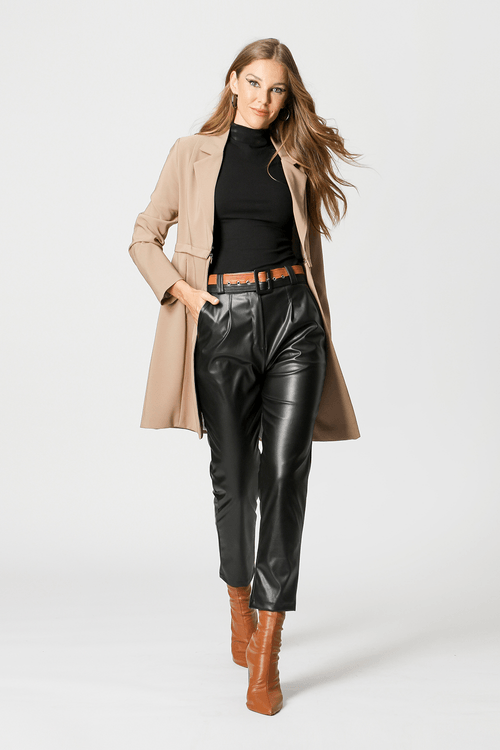 Calça Cenoura Em Couro Sintético - Preto