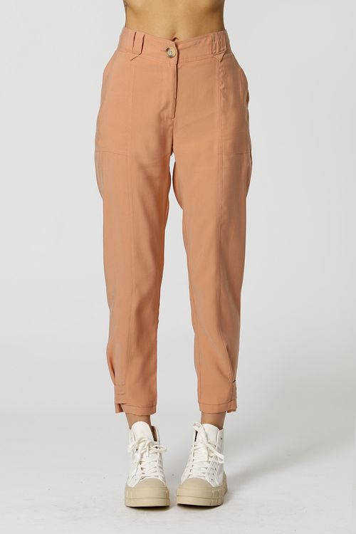 Calça Com Detalhe De Botão Na Barra - Salmao Esc