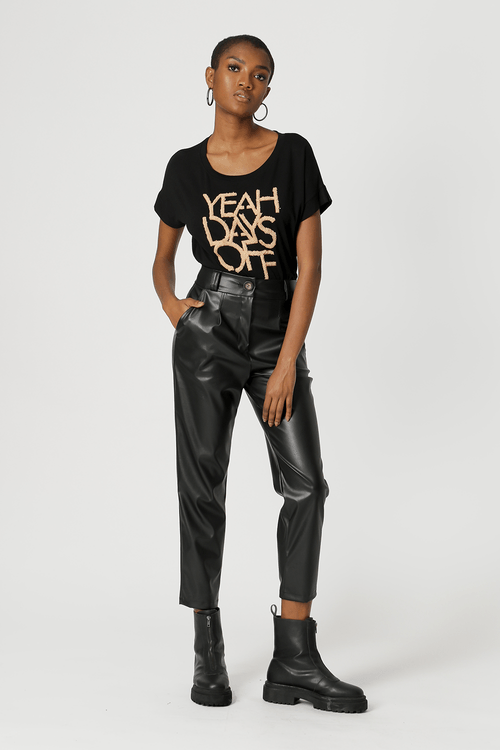 T-shirt Com Aplicação Floc - Preto