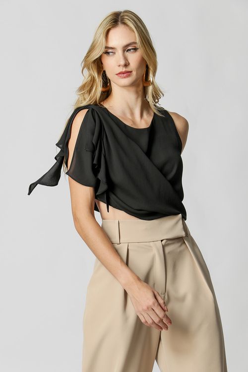 Blusa Assimétrica Ruffles - Preto