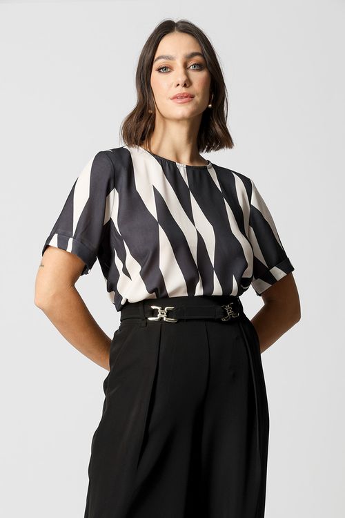Blusa com Manga Italiana Estampada - Preto 7200