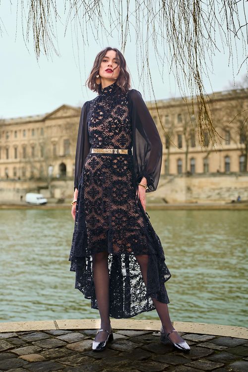 Vestido Renda Com Costas Nua - Preto
